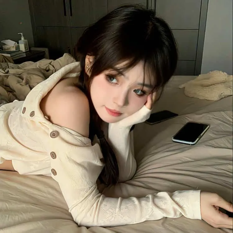 【反战童话】《哈尔的移动城堡》原著《魔法阿妈》？(非日影) -> 改用：《玛丽与魔女之花》米林宏昌：继承吉卜力画风的魔幻冒险奇遇