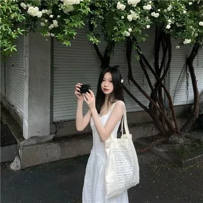 温馨家族大片《海街日记》超清在线：是枝裕和唯美治愈神作，四姐妹的镰仓生活